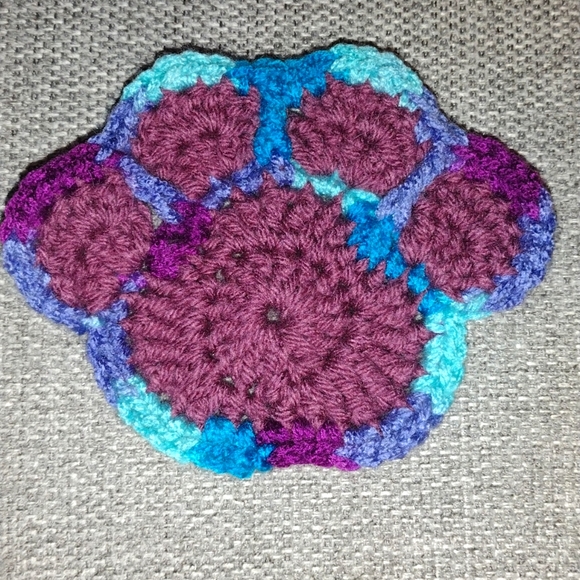 Crochet paw print coasters (4) - Picture 4 of 6